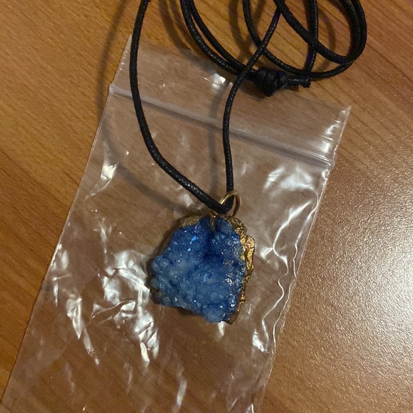 NECKLACES - Picture 10 of 10